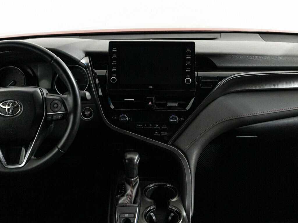 Toyota Camry 2021 года с пробегом. Фото: #13