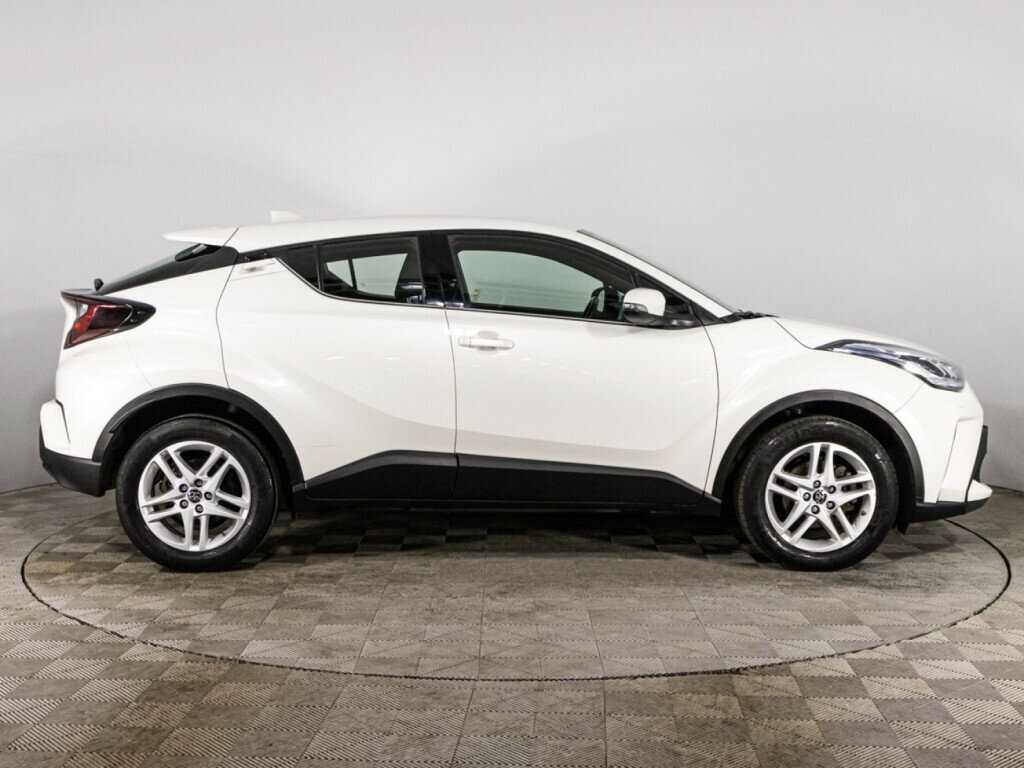 Toyota C-HR 2020 года с пробегом. Фото: #3