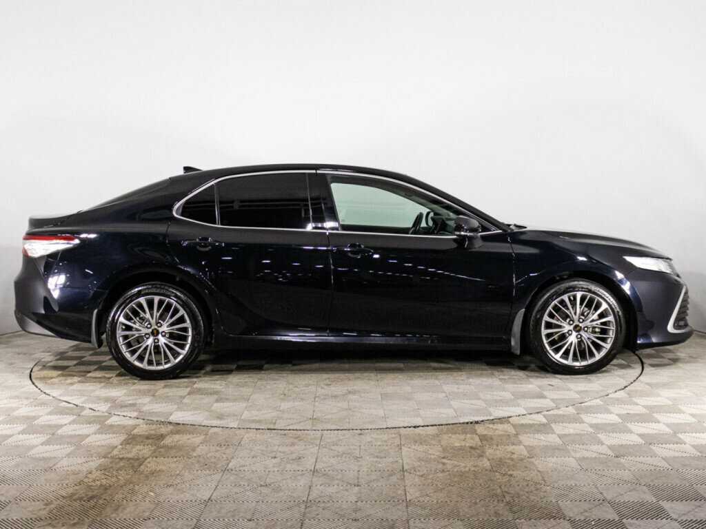 Toyota Camry 2021 года с пробегом. Фото: #3