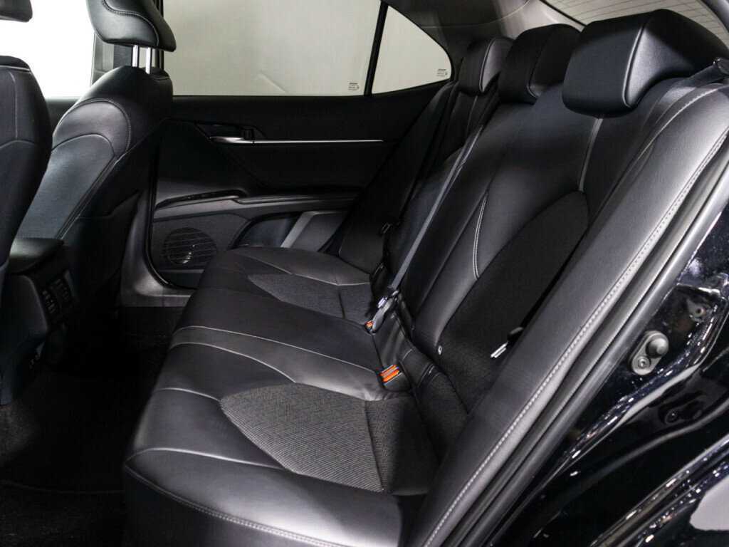 Toyota Camry 2021 года с пробегом. Фото: #9