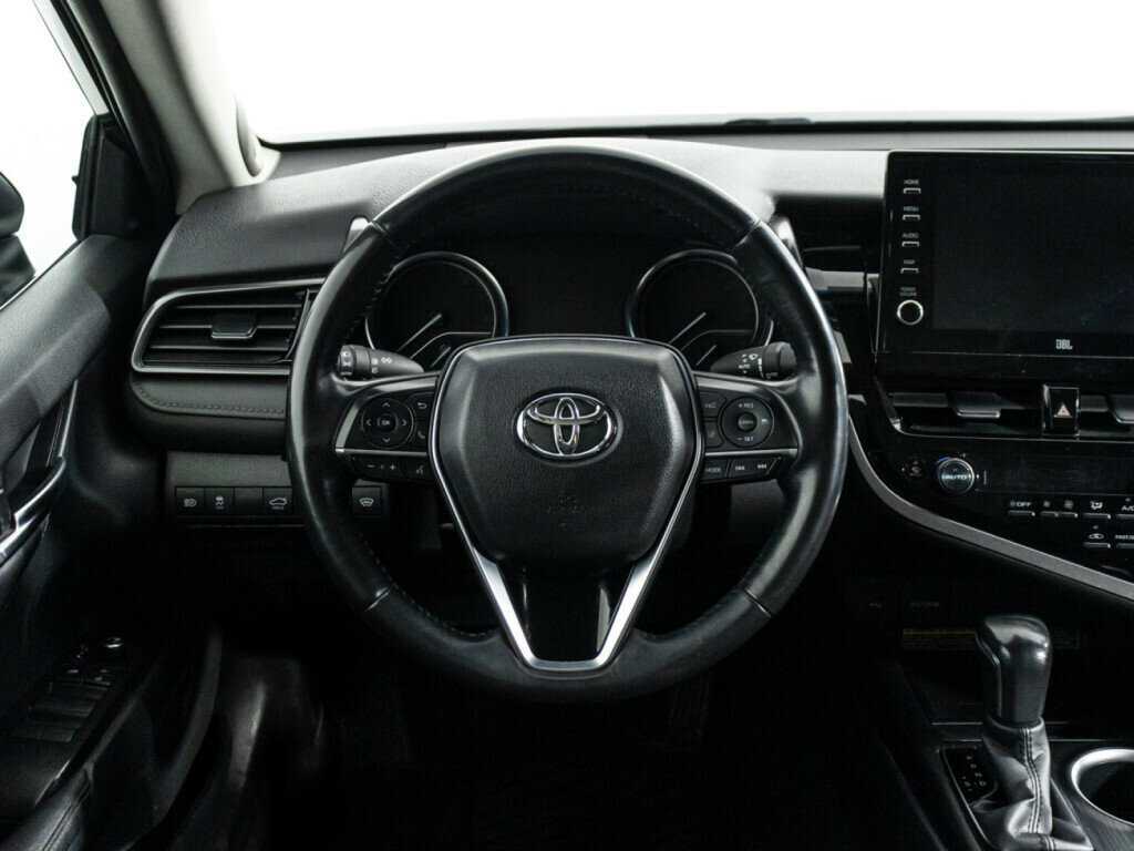 Toyota Camry 2021 года с пробегом. Фото: #20