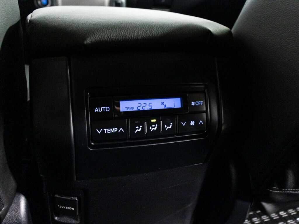 Toyota Land Cruiser Prado 2019 года с пробегом. Фото: #19