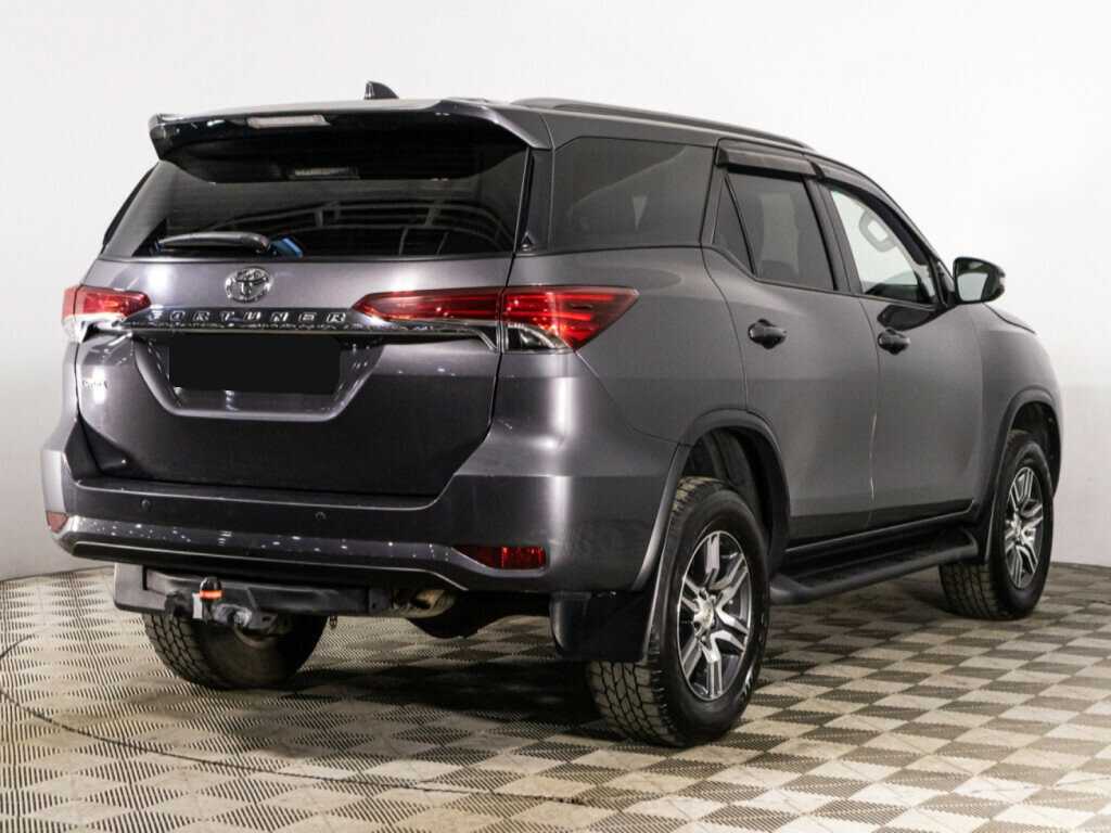 Toyota Fortuner 2019 года с пробегом. Фото: #4
