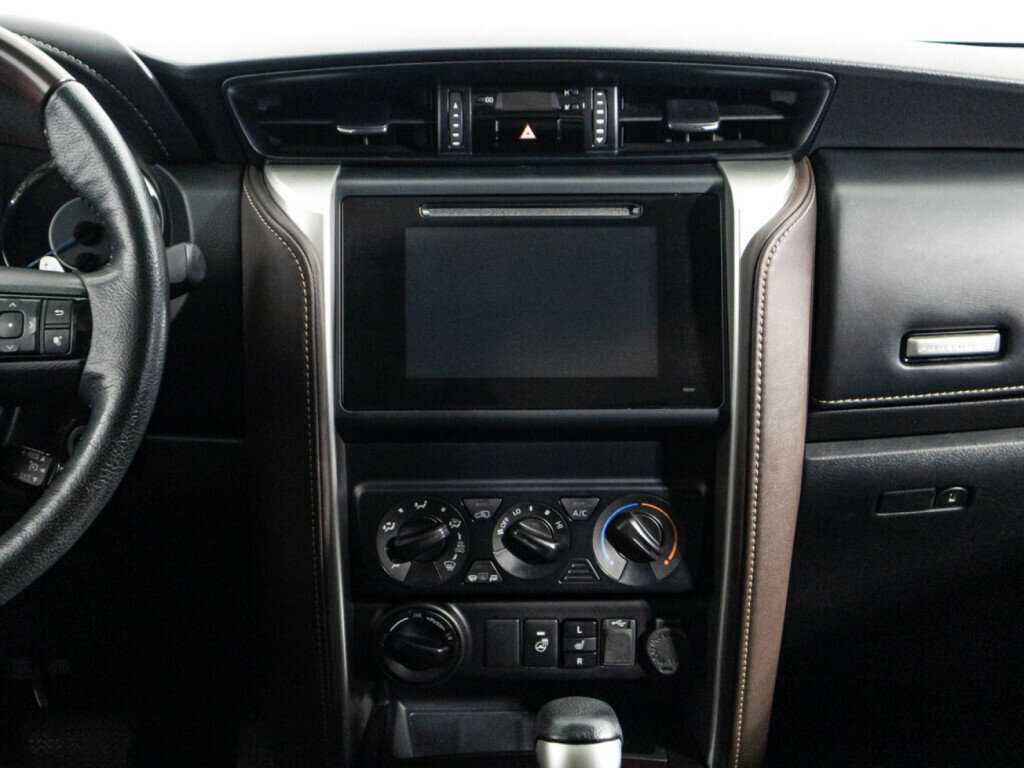 Toyota Fortuner 2019 года с пробегом. Фото: #13