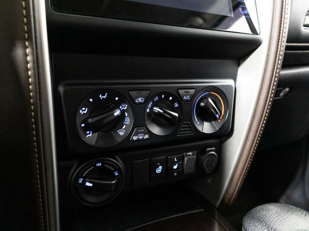 Toyota Fortuner 2019 года с пробегом. Фото: #18