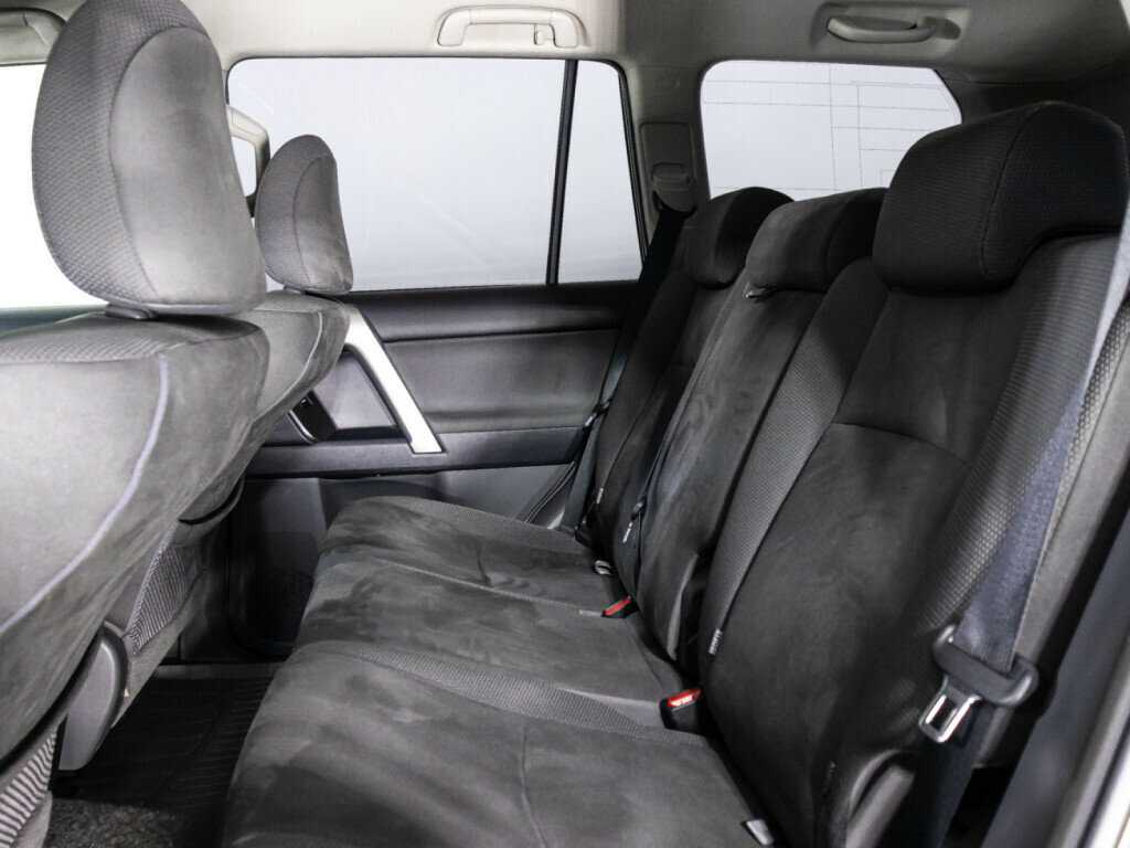 Toyota Land Cruiser Prado 2011 года с пробегом. Фото: #8