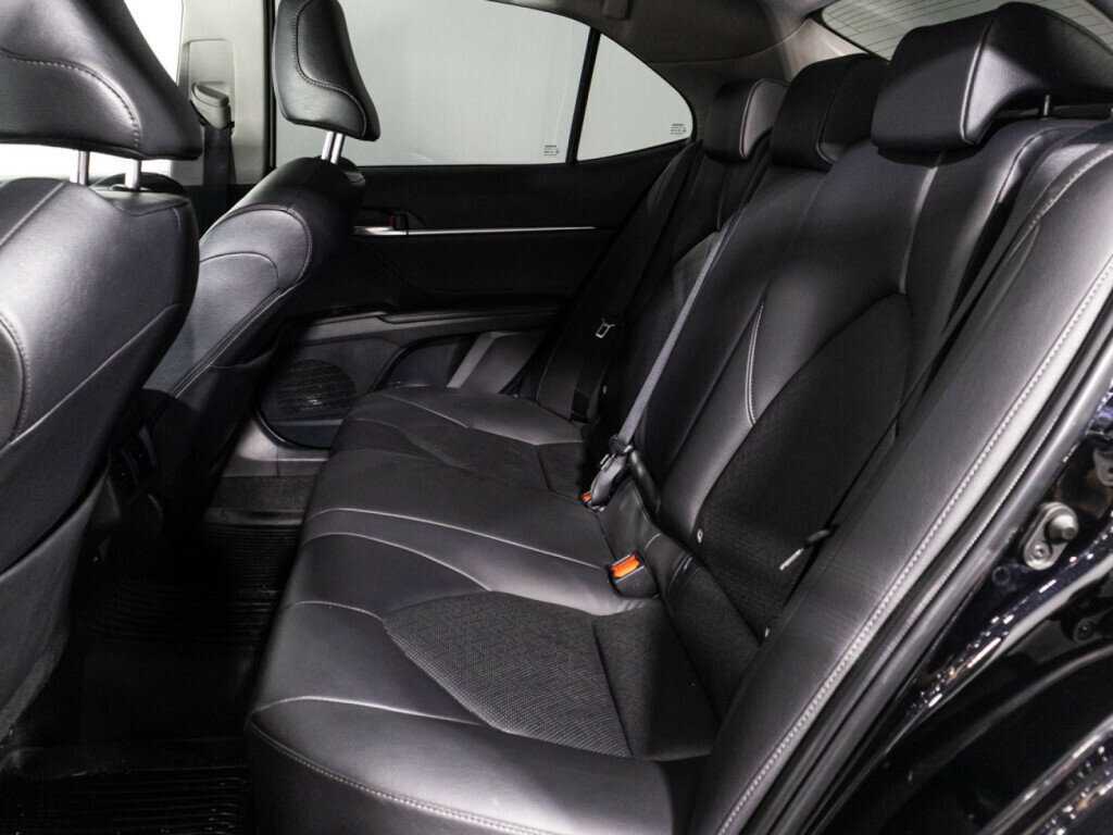 Toyota Camry 2021 года с пробегом. Фото: #9