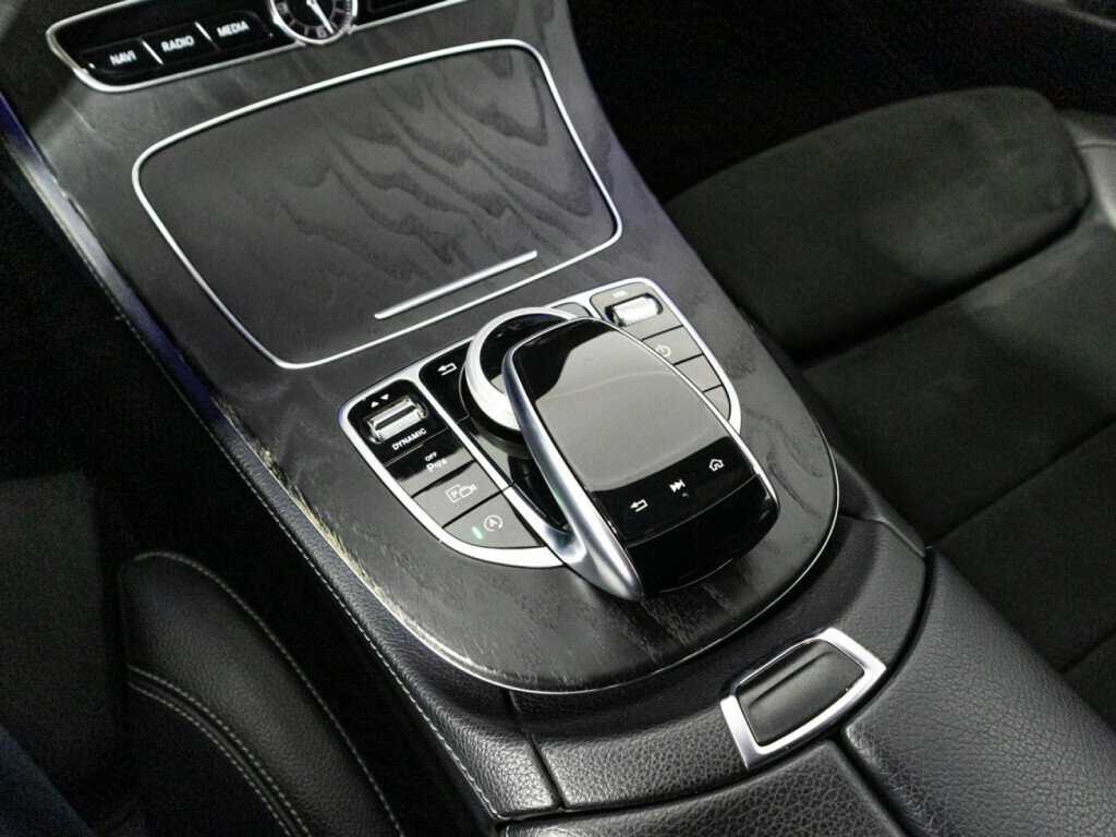 Mercedes-Benz E-Класс 2020 года с пробегом. Фото: #17