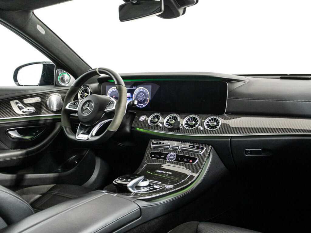 Mercedes-Benz E-Класс AMG 2018 года с пробегом. Фото: #8