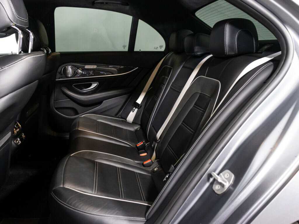 Mercedes-Benz E-Класс AMG 2018 года с пробегом. Фото: #9