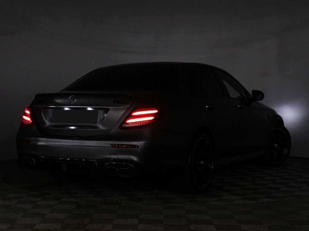 Mercedes-Benz E-Класс AMG 2018 года с пробегом. Фото: #27