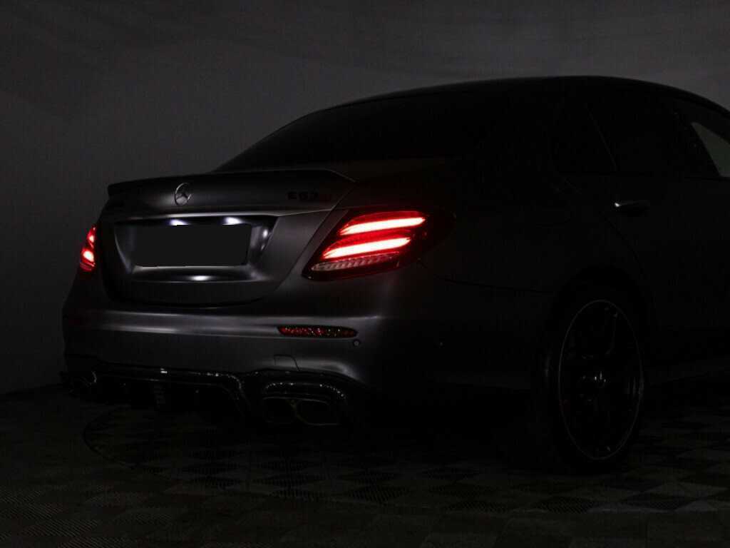 Mercedes-Benz E-Класс AMG 2018 года с пробегом. Фото: #28