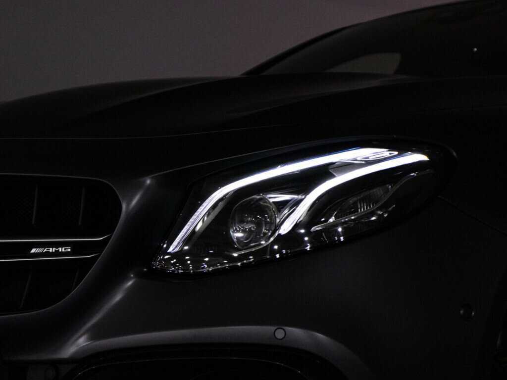 Mercedes-Benz E-Класс AMG 2018 года с пробегом. Фото: #33