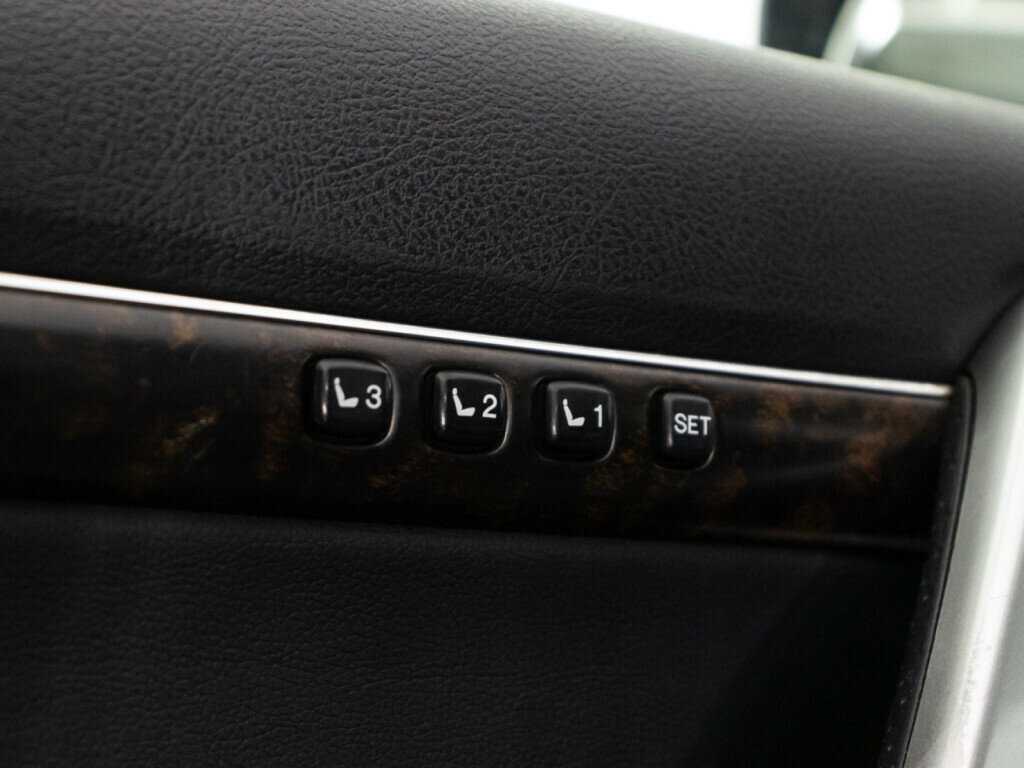 Toyota Land Cruiser 2013 года с пробегом. Фото: #23