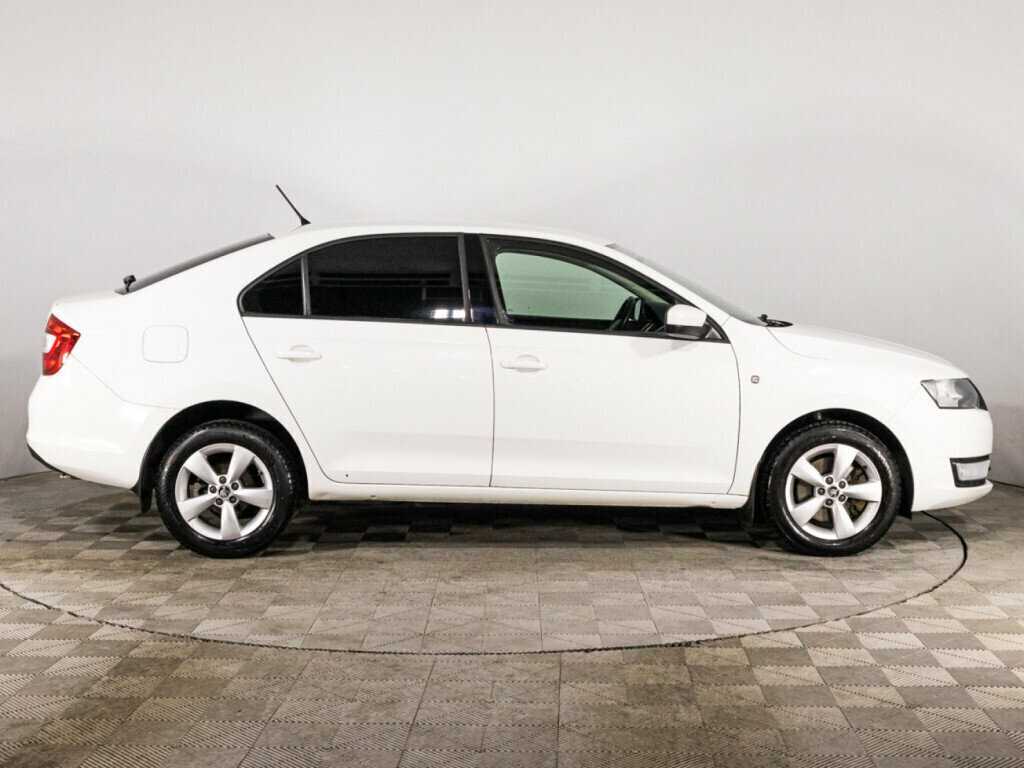 Б/У Шкода Рапид 2015 года. Фото: #3