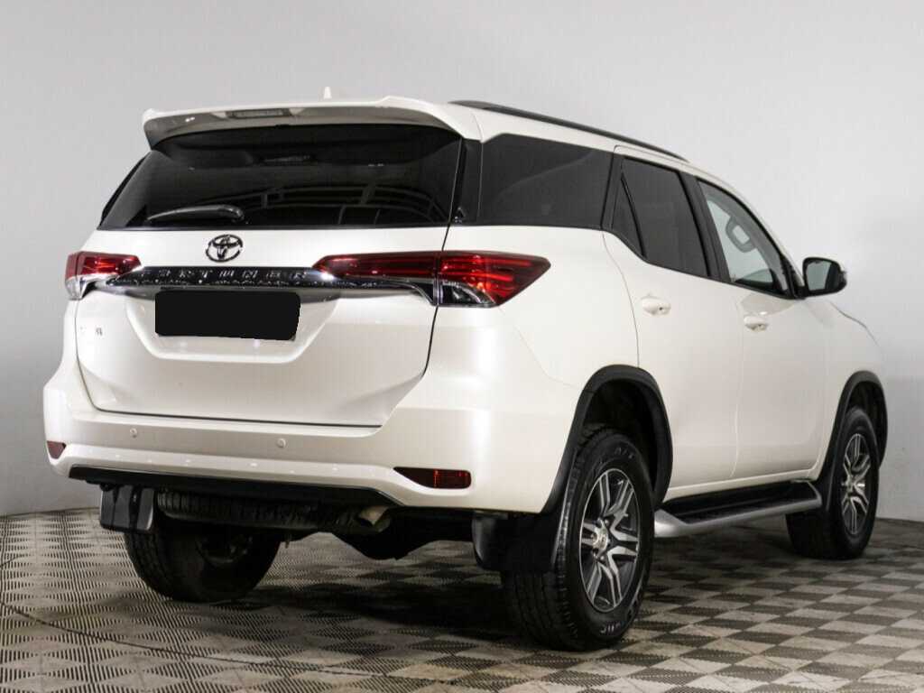 Toyota Fortuner 2019 года с пробегом. Фото: #3
