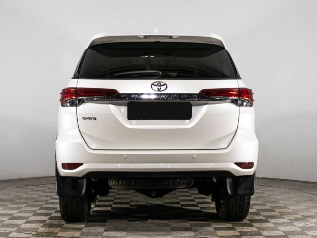 Toyota Fortuner 2019 года с пробегом. Фото: #4