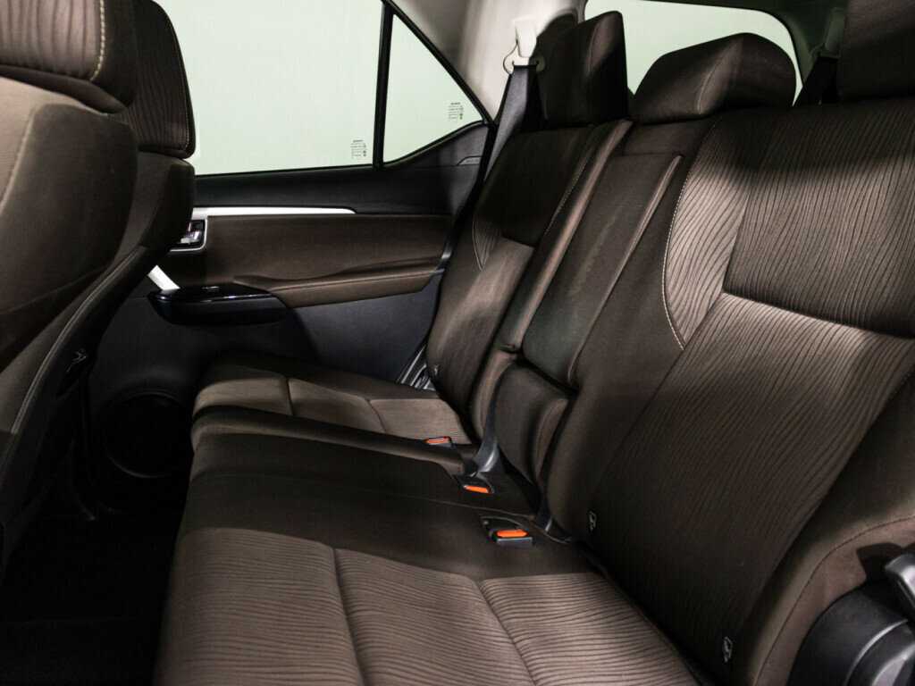 Toyota Fortuner 2019 года с пробегом. Фото: #7