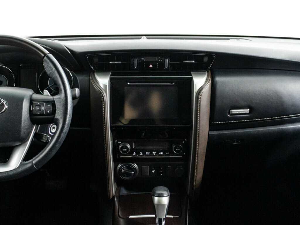 Toyota Fortuner 2019 года с пробегом. Фото: #11