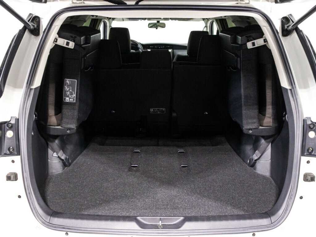 Toyota Fortuner 2019 года с пробегом. Фото: #12