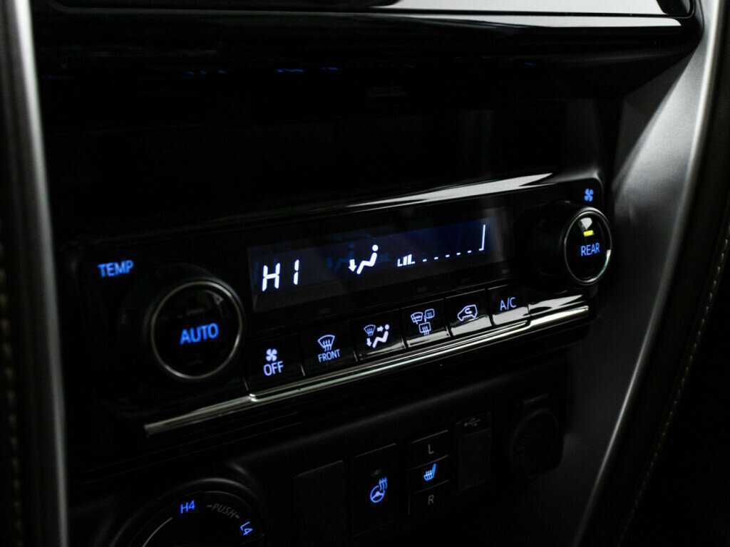 Toyota Fortuner 2019 года с пробегом. Фото: #15