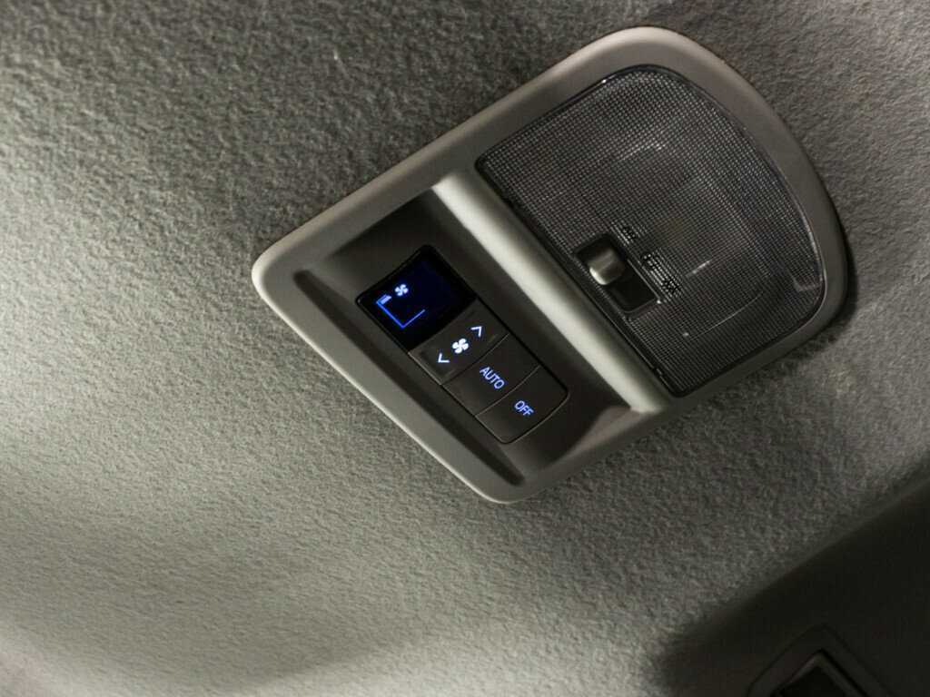 Toyota Fortuner 2019 года с пробегом. Фото: #17