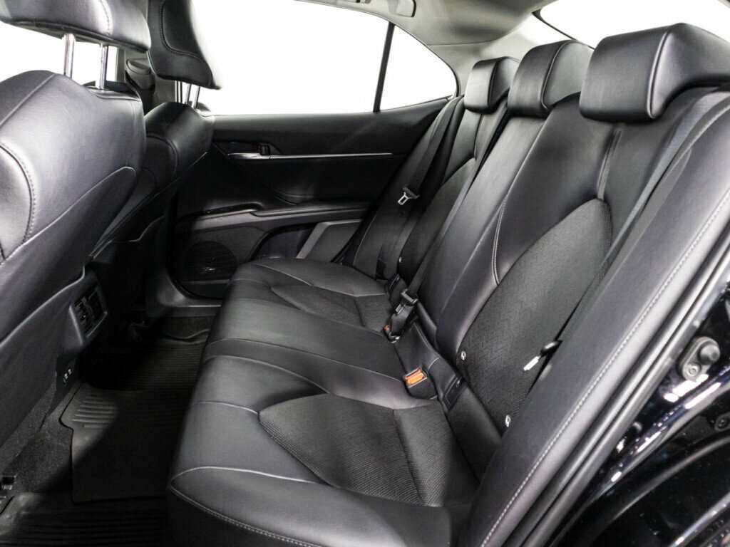 Toyota Camry 2021 года с пробегом. Фото: #9