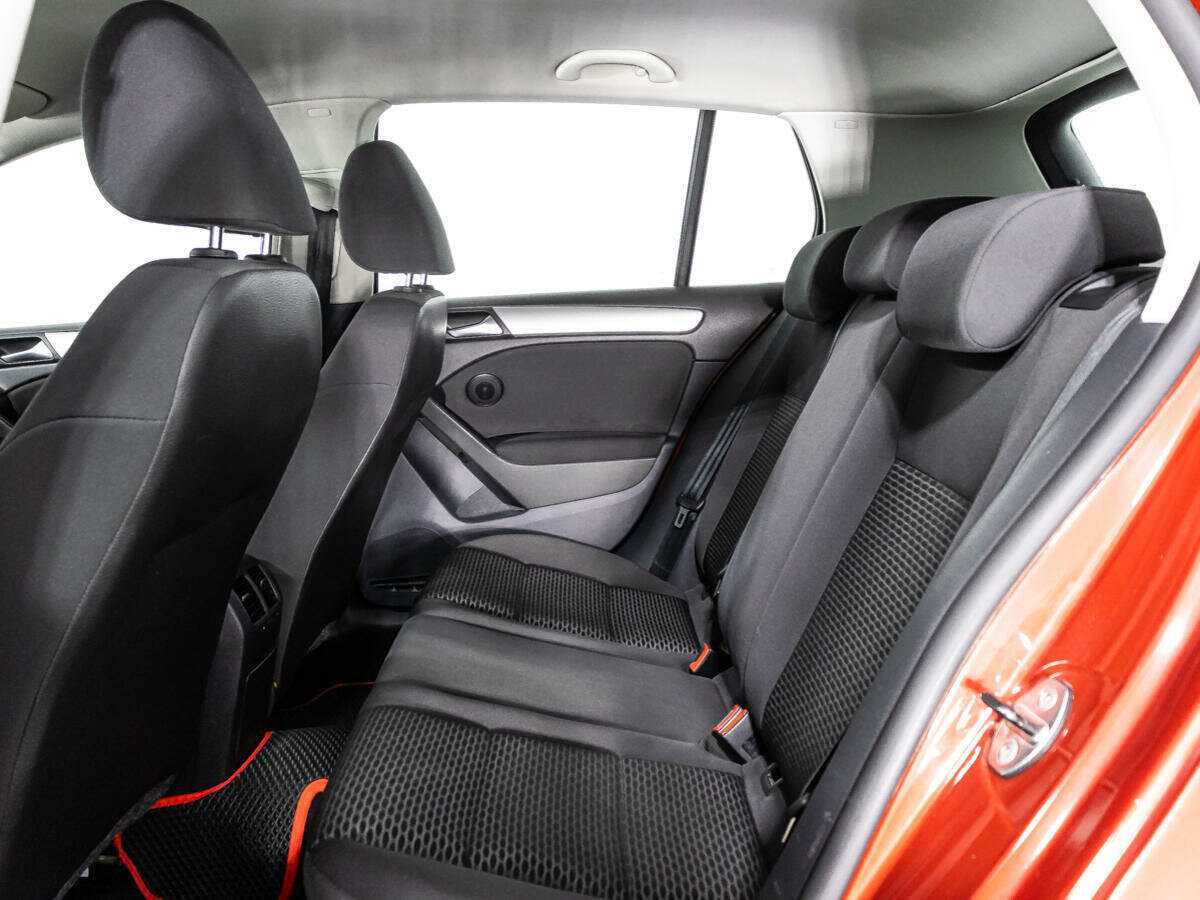 Volkswagen Golf 2011 года с пробегом. Фото: #9