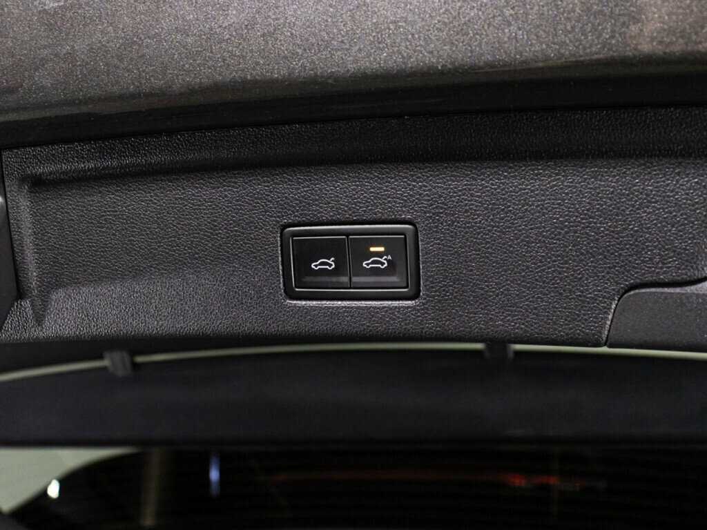 Volkswagen Touareg 2020 года с пробегом. Фото: #15