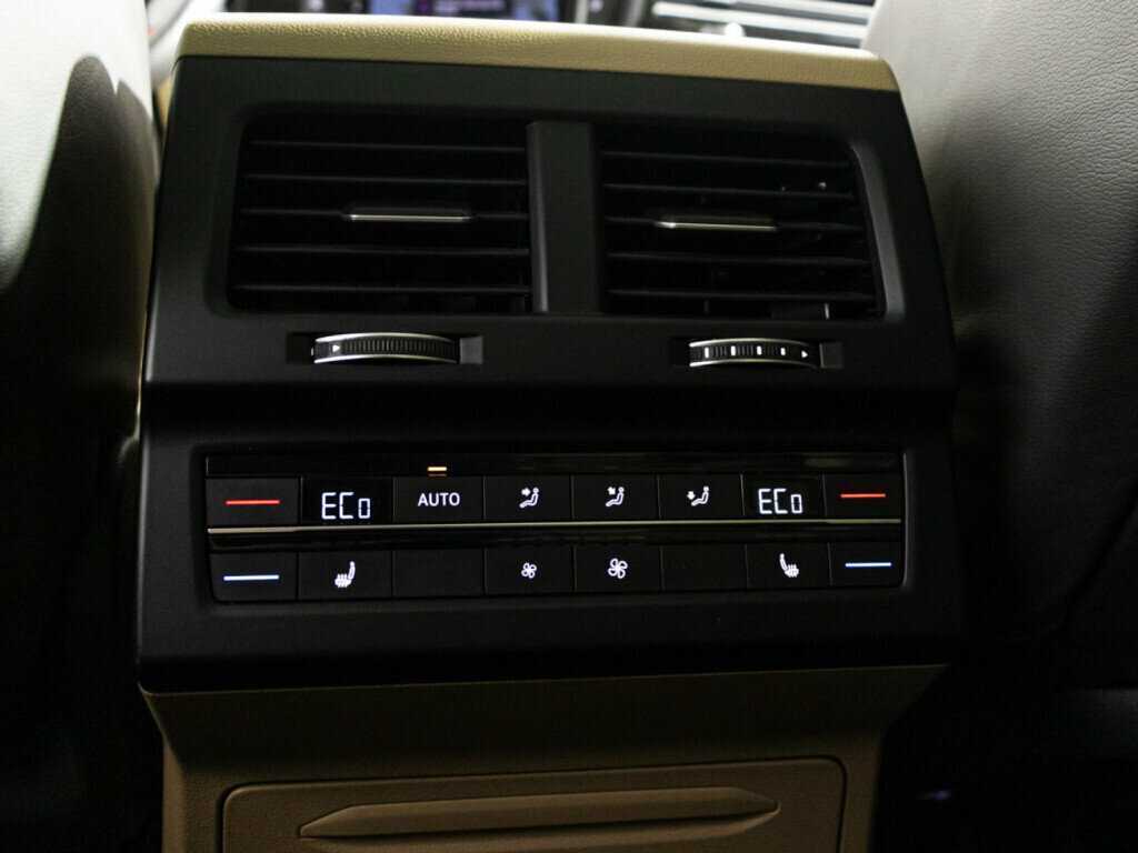 Volkswagen Touareg 2020 года с пробегом. Фото: #27