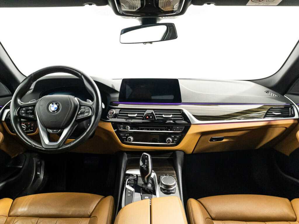 BMW 5 серии 2019 года с пробегом. Фото: #12