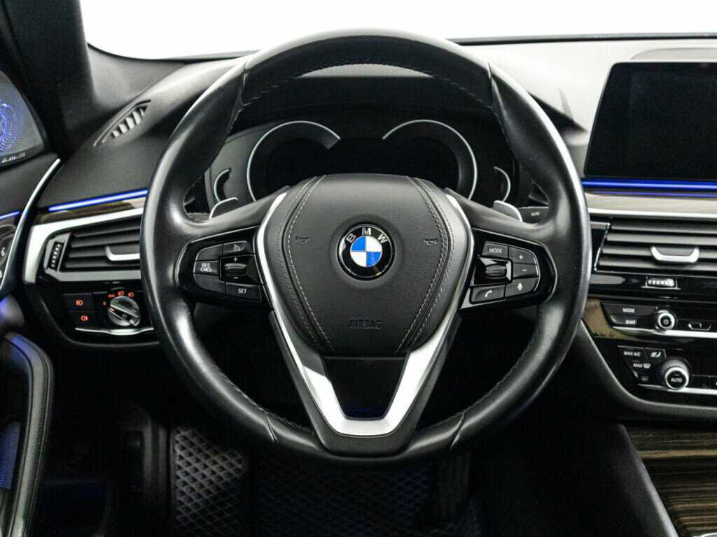 BMW 5 серии 2019 года с пробегом. Фото: #24
