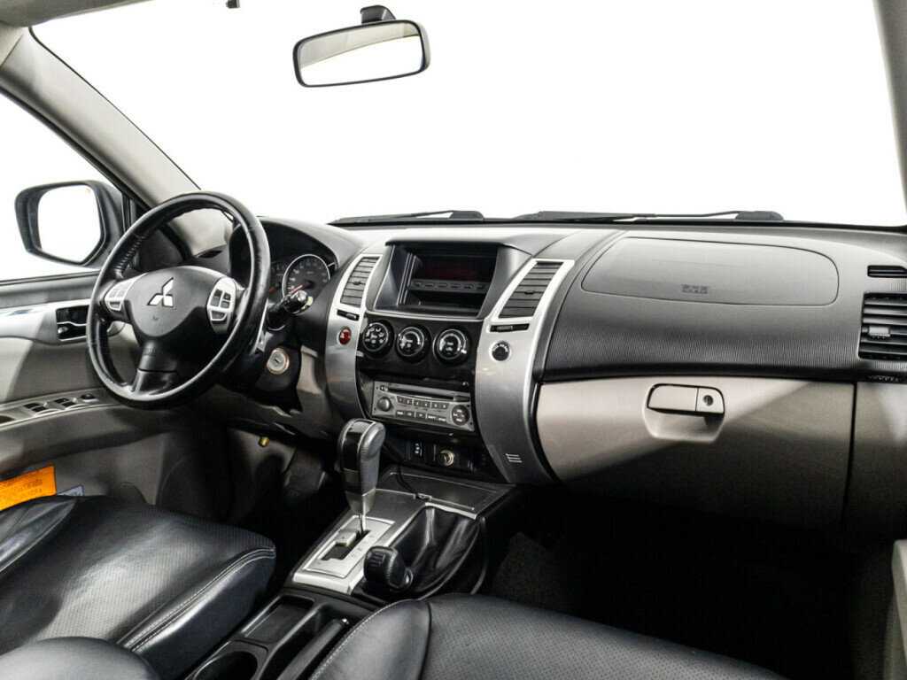 Mitsubishi Pajero Sport 2010 года с пробегом. Фото: #8