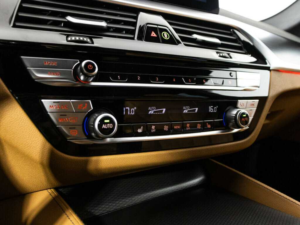 BMW 5 серии 2023 года с пробегом. Фото: #22