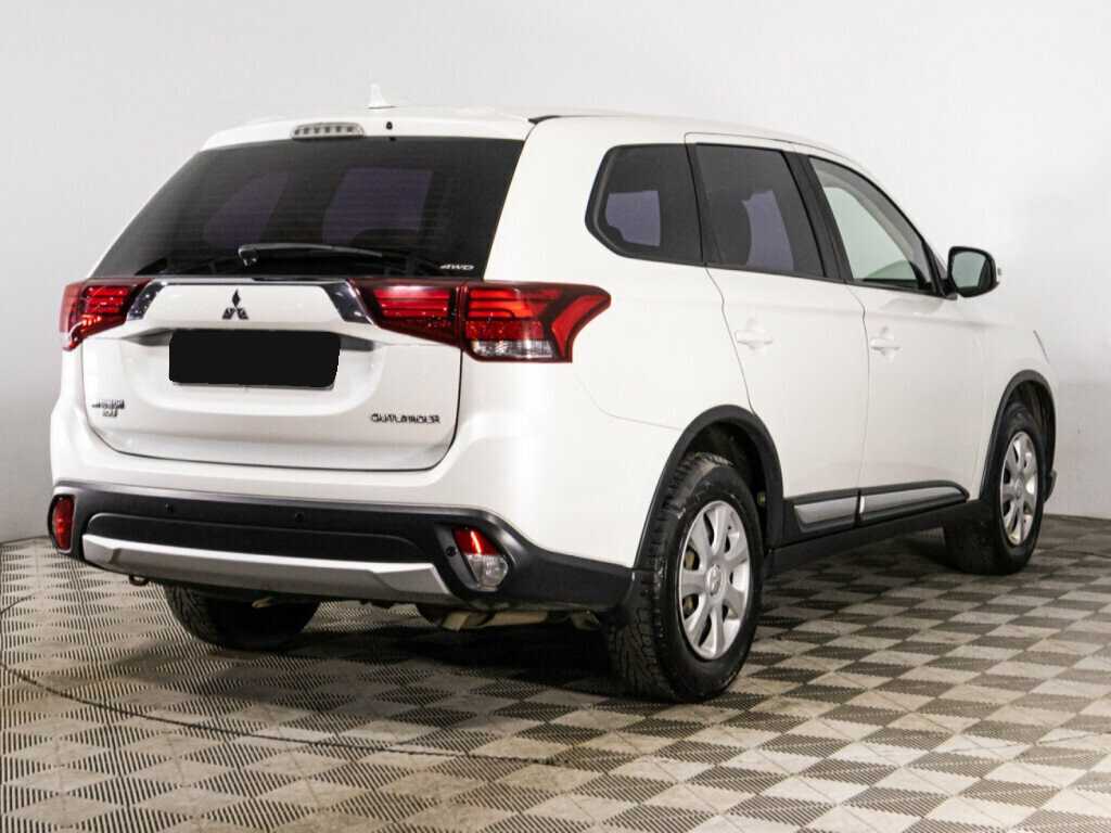 Mitsubishi Outlander 2018 года с пробегом. Фото: #4