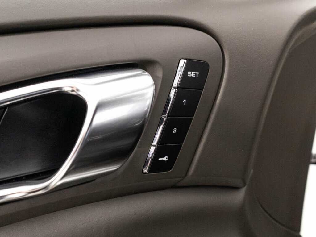 Porsche Cayenne 2015 года с пробегом. Фото: #16