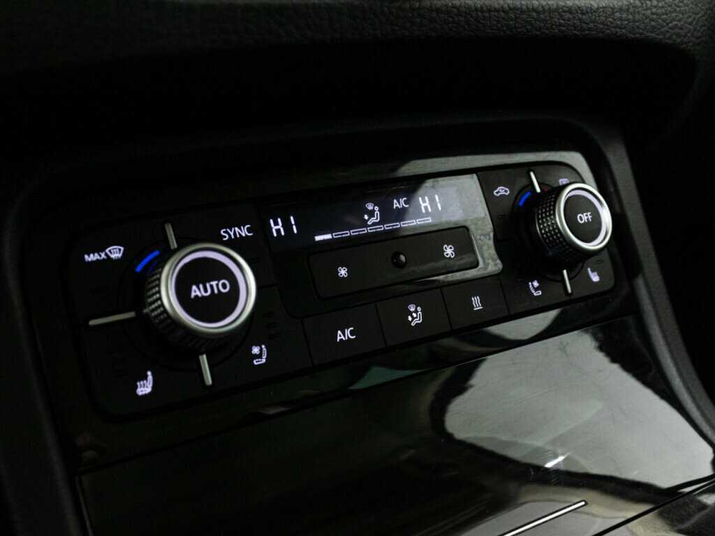 Volkswagen Touareg 2016 года с пробегом. Фото: #17