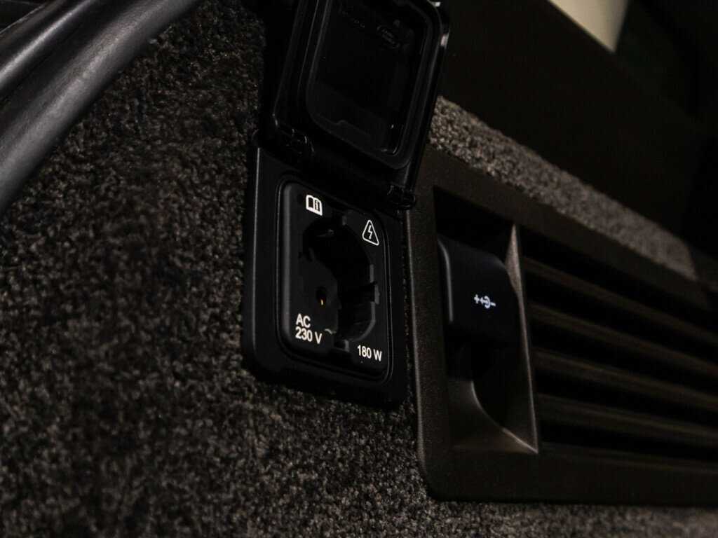 Land Rover Range Rover 2018 года с пробегом. Фото: #12