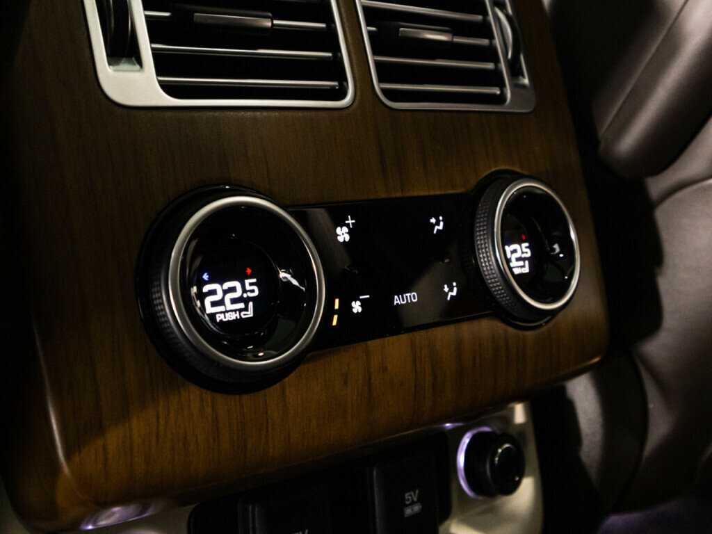 Land Rover Range Rover 2018 года с пробегом. Фото: #24