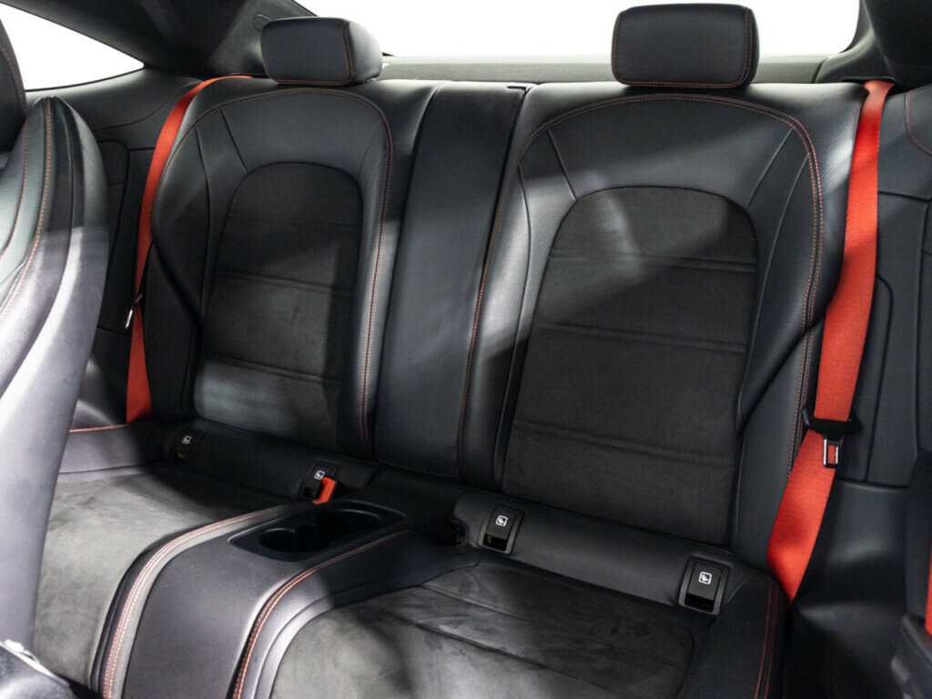 Mercedes-Benz C-Класс AMG 2020 года с пробегом. Фото: #9