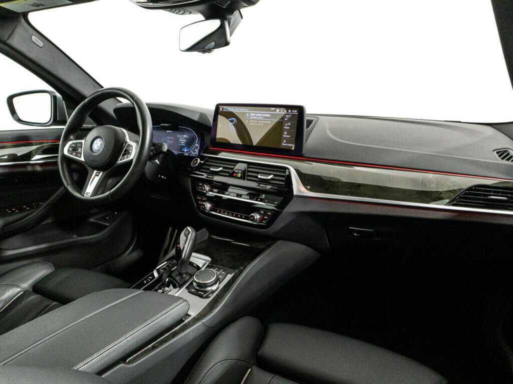 BMW 5 серии 2022 года с пробегом. Фото: #8