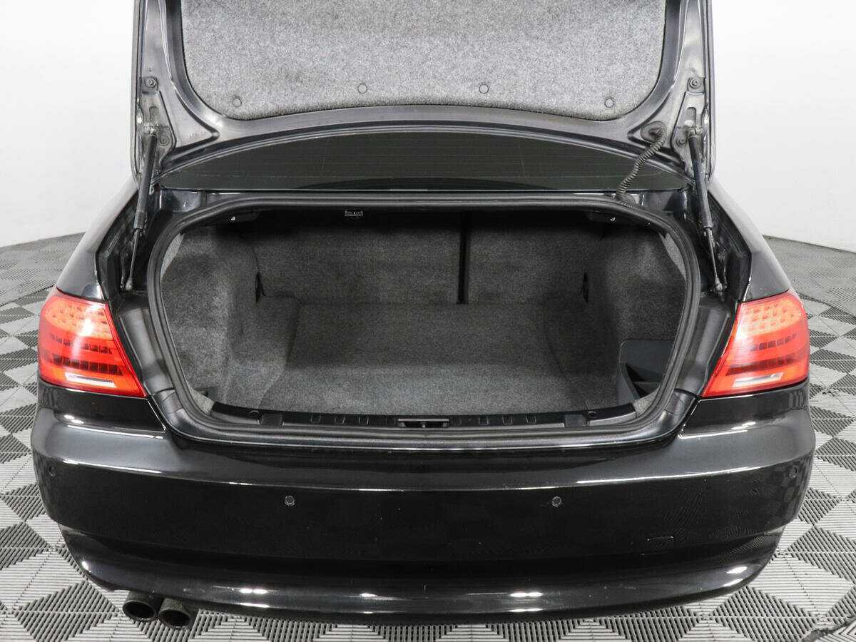 BMW 3 серии 2008 года с пробегом. Фото: #8