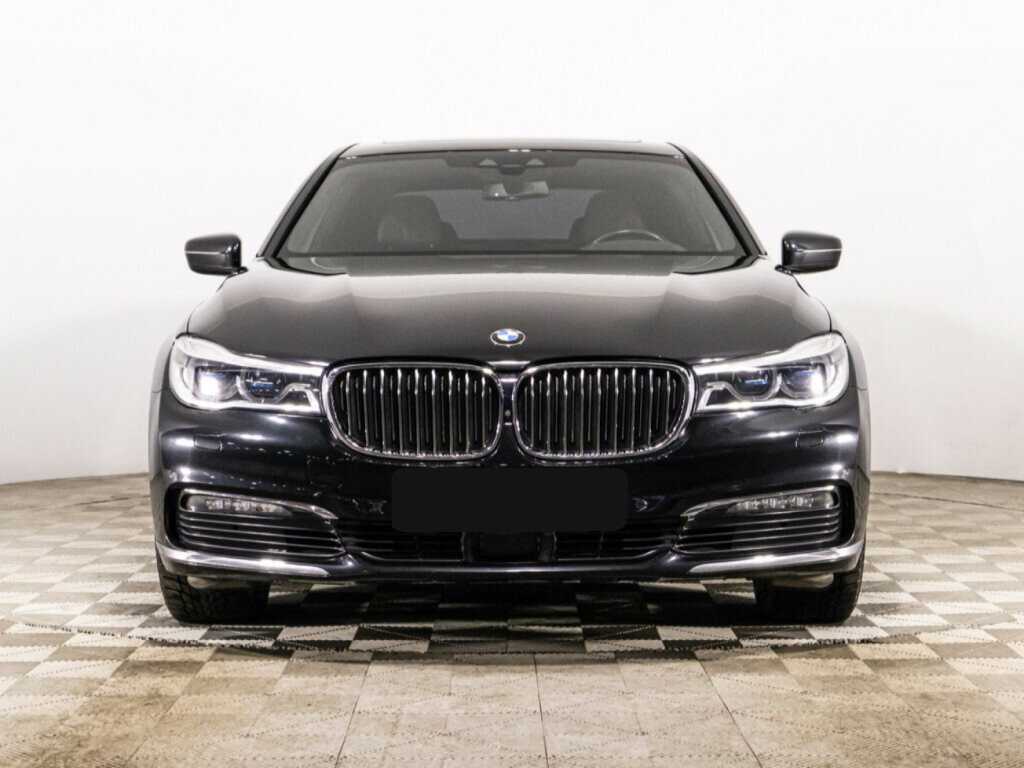 BMW 7 серии 2018 года с пробегом. Фото: #1