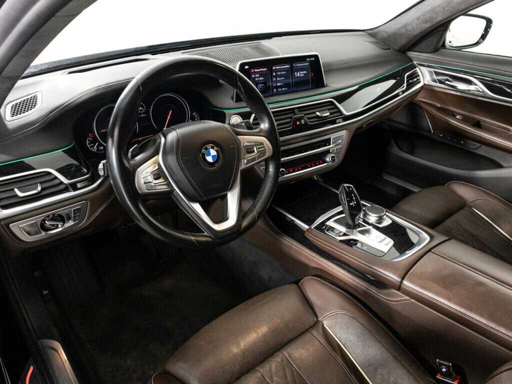 BMW 7 серии 2018 года с пробегом. Фото: #10