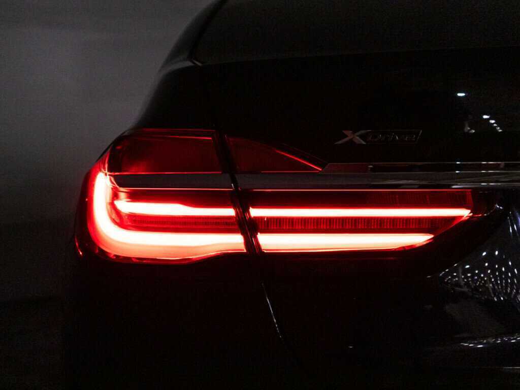 BMW 7 серии 2018 года с пробегом. Фото: #28