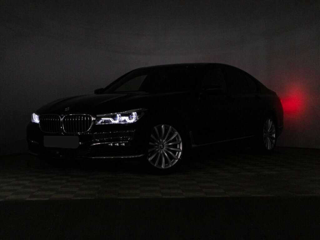 BMW 7 серии 2018 года с пробегом. Фото: #30
