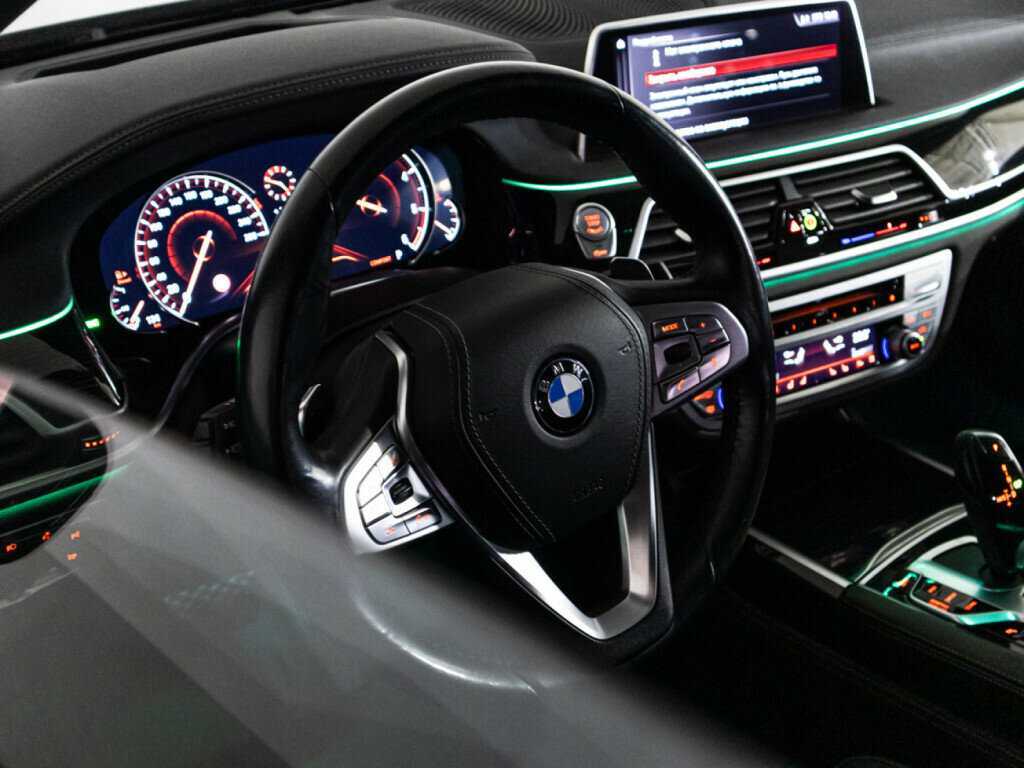 BMW 7 серии 2018 года с пробегом. Фото: #32