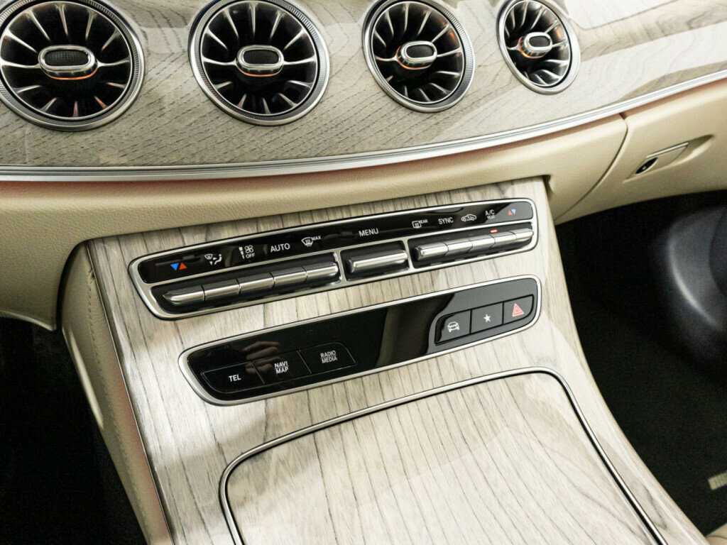 Mercedes-Benz E-Класс 2021 года с пробегом. Фото: #19