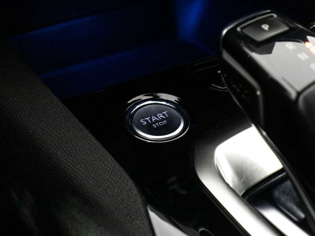 Б/У Пежо 3008 2017 года. Фото: #21