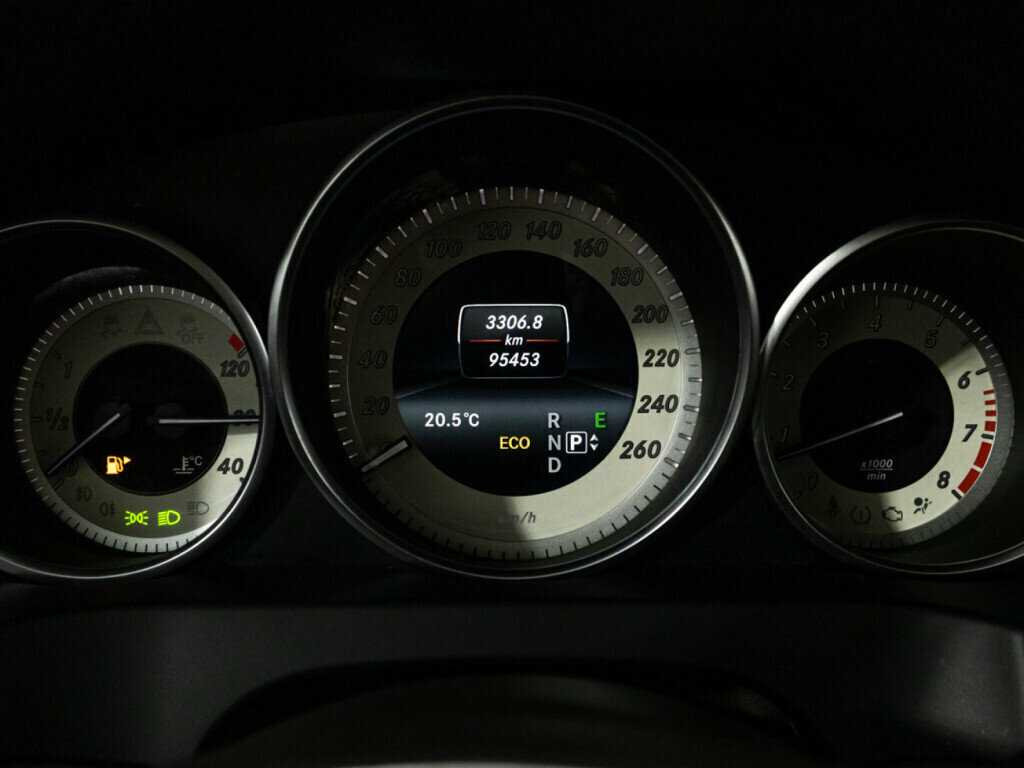 Mercedes-Benz E-Класс 2014 года с пробегом. Фото: #11